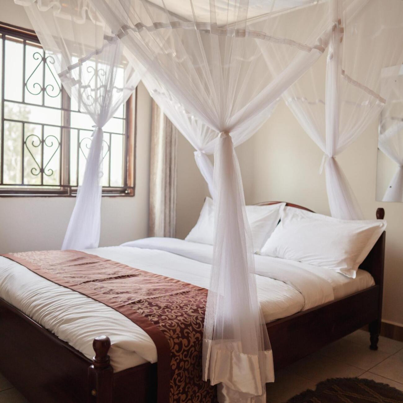 Acacia Country Inn Mbarara Екстериор снимка